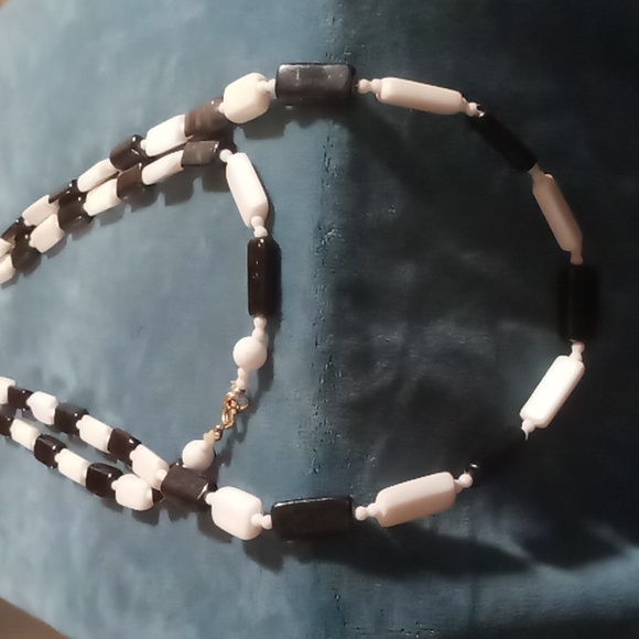 Black and White long square bead necklace 38 inches long - Picture 3 of 4
